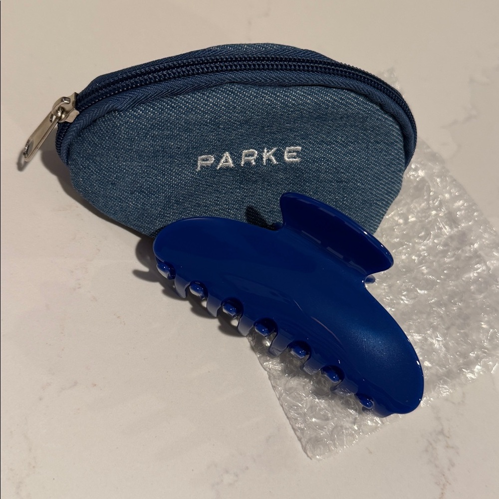 NEW PARKE Claw Clip in Denim - Picture 2 of 2